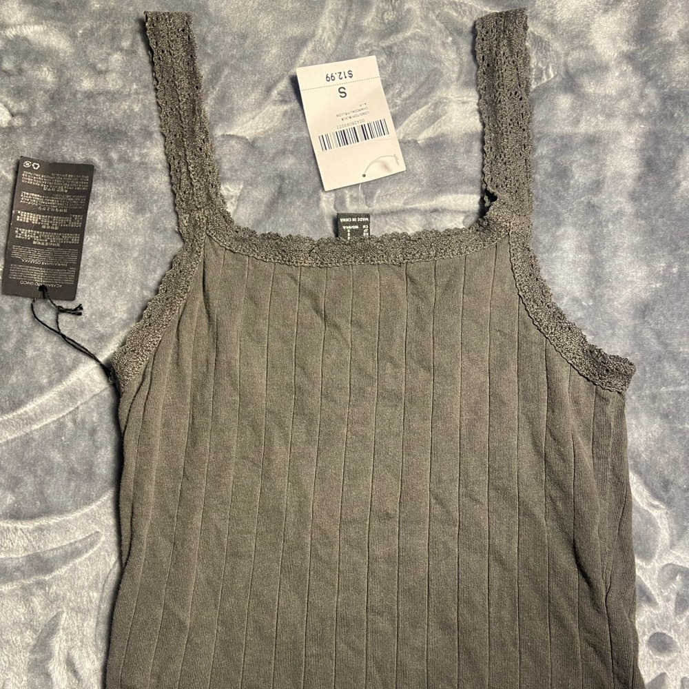 forever 21 graphic tank - Picture 2 of 2